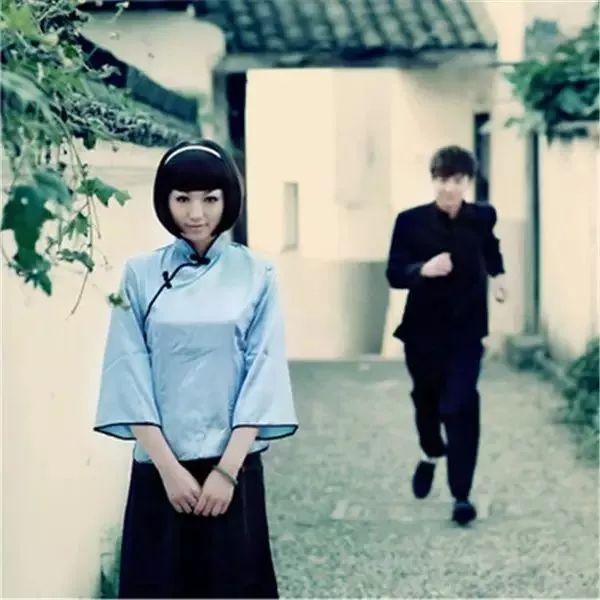 民国时期的校服长什么样子（好美看傻眼了快来欣赏民国校服到底美在哪）(8)