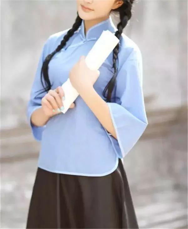 民国时期的校服长什么样子（好美看傻眼了快来欣赏民国校服到底美在哪）(38)