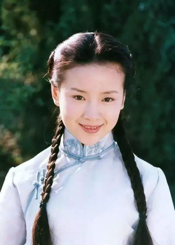 民国时期的校服长什么样子（好美看傻眼了快来欣赏民国校服到底美在哪）(4)