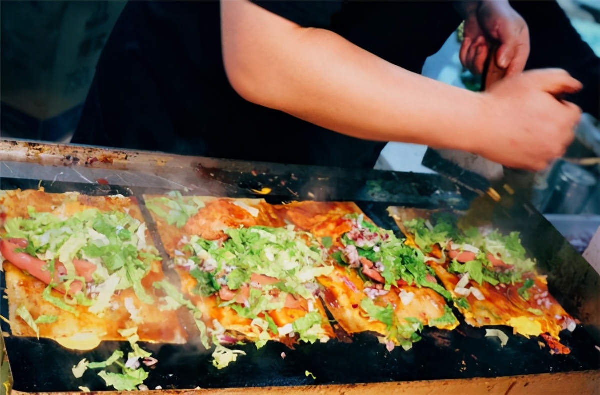 烤冷面是哪儿的小吃（烤冷面是哪个地方的小吃）(图9)