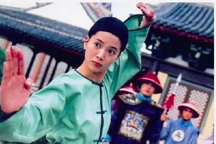 袁咏仪拍过什么剧（袁咏仪在2000-2005年参演过的13部剧）(13)