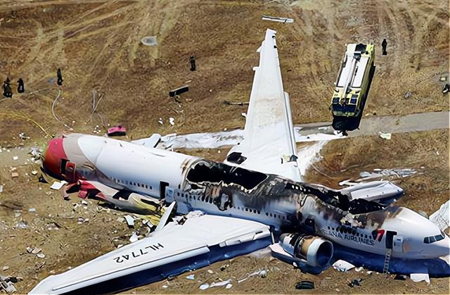 华航三次空难(02年华航空难225人殒命)(2)