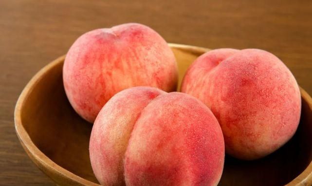 如何提高桃子的硬度,桃树硬核期后是喷施钙肥重要还是钾肥重要