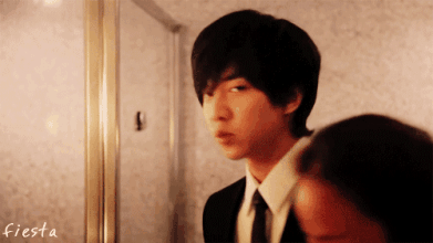 李胜基上演影视剧最强壁咚（不负青春李胜基）(2)