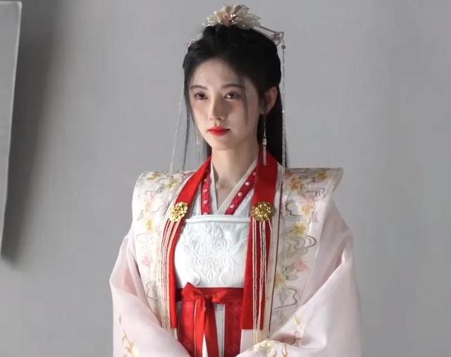 鞠婧祎又有新剧开拍（鞠婧祎两部新剧来袭）(2)