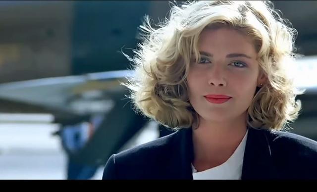 汤姆克鲁斯壮志凌云剧照（风靡至今的情歌金曲）(1)