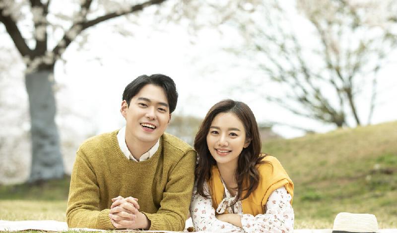 男人注视心上人的眼神（异性对视先移开眼睛的人）(图5)