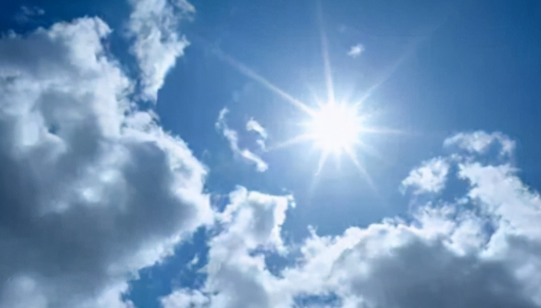 阴天紫外线强度,阴天的时候紫外线强烈还是晴天的时候强烈?图3