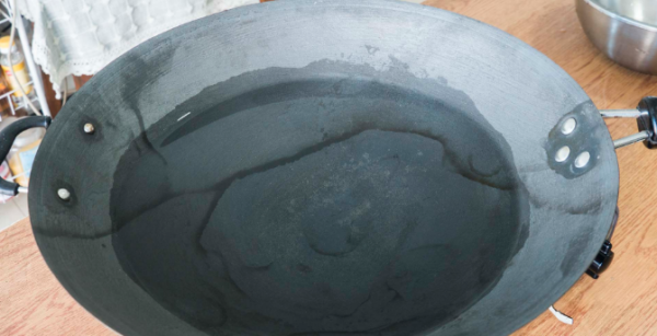 炒锅怎么开锅才不粘,电磁炉炒锅怎么开锅才不粘图4