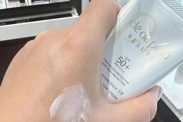 哪个牌子的防晒霜好用(盘点5款公认的大牌防晒霜)(13)