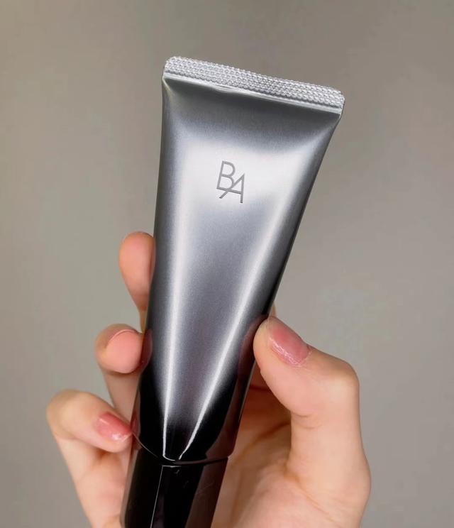 哪个牌子的防晒霜好用(盘点5款公认的大牌防晒霜)(2)