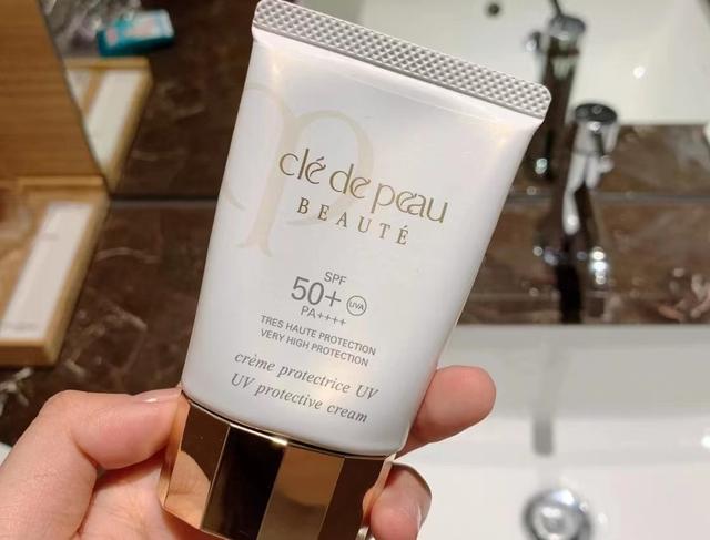 哪个牌子的防晒霜好用(盘点5款公认的大牌防晒霜)(12)