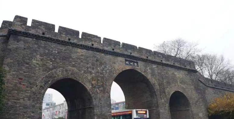 荆州有什么好玩的地方景点推荐刺激一点的（荆州有什么好玩的地方景点推荐）(图1)