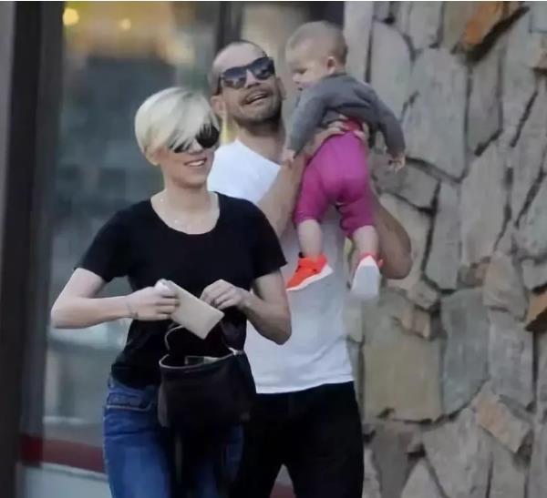 黑寡妇惊艳写真斯嘉丽（发福照被说像小李子）(25)