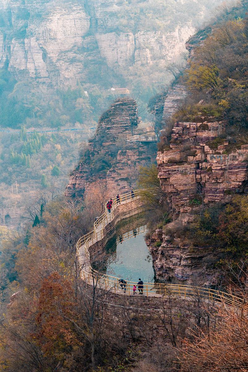红旗渠位于河南省哪个市（红旗渠是谁带头修建的）