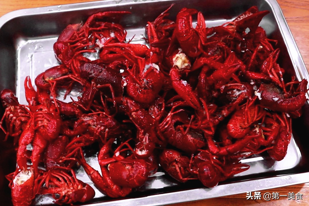 小龙虾虾黄能吃吗 吃龙虾有哪些禁忌（虾黄是什么东西）(图8)