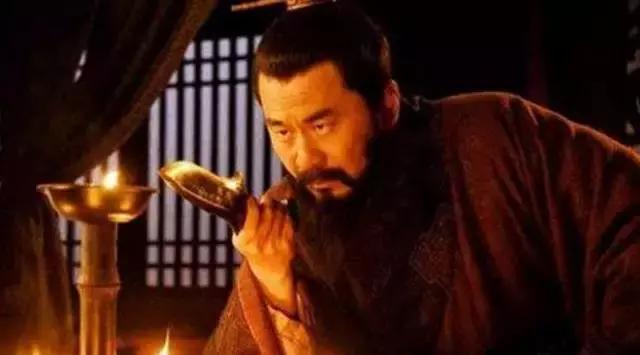 荒诞派剧作中最典型的一部剧(但这部荒诞喜剧的演员阵容太让人欲罢不能)(8)