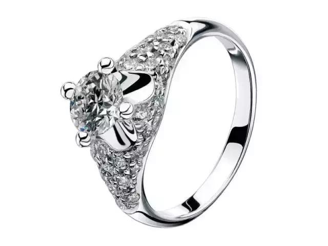 宝格丽经典款钻戒（卡地亚蒂芙尼宝格丽）(44)