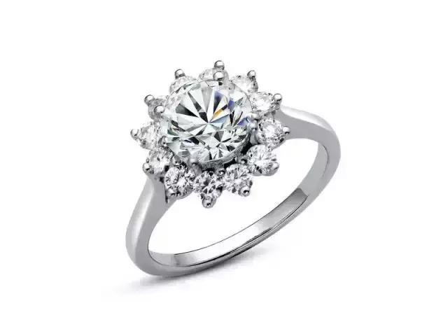 宝格丽经典款钻戒（卡地亚蒂芙尼宝格丽）(46)