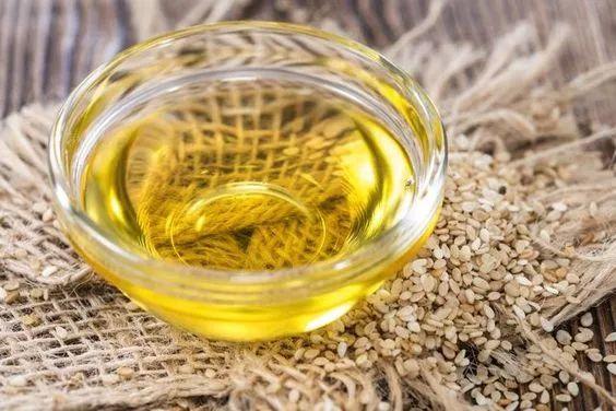 正宗小磨香油的特点（小磨香油竟然有这么多功效）(21)