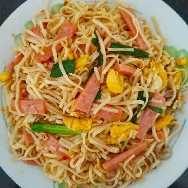 最简单的家常炒面的做法（教你11种炒面的做法）(2)