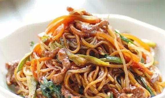 最简单的家常炒面的做法（教你11种炒面的做法）(5)