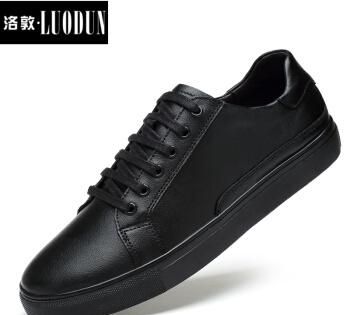 白色皮鞋被纸染成了粉色怎么办