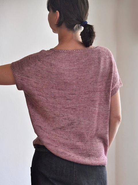 手工编织简约大气长款毛衣教程（纯手工编织的10款毛衣风格）(3)