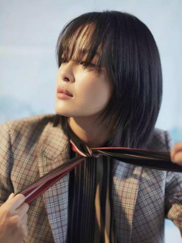 脸大剪什么发型（最适合大脸的流行发型）(8)