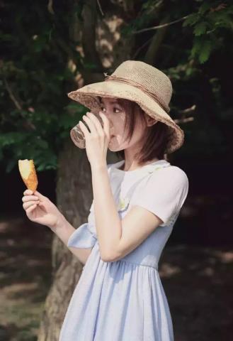 脸大剪什么发型（最适合大脸的流行发型）(21)