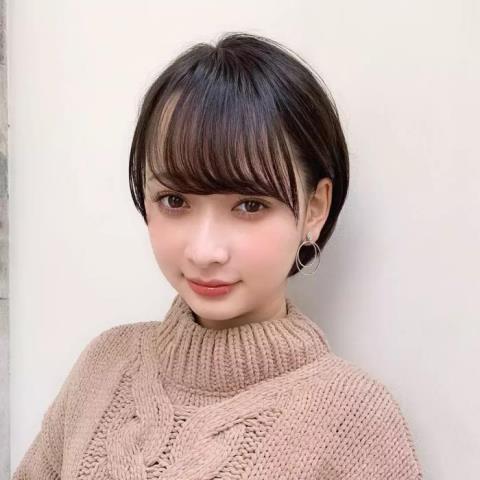 脸大剪什么发型（最适合大脸的流行发型）(42)