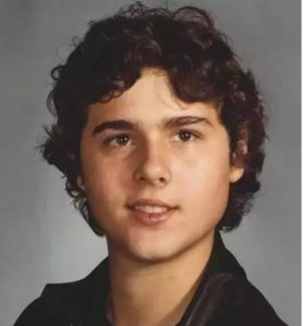 ​手术失败知乎（他因手术失败生殖器官被毁）