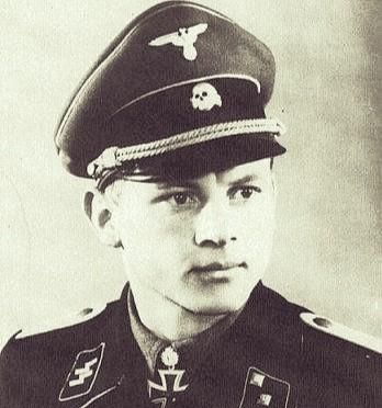 两杠三星什么军衔，警察的一杠一星是什么级别？图9