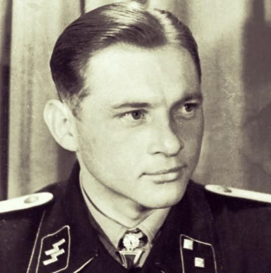 两杠三星什么军衔，警察的一杠一星是什么级别？图10