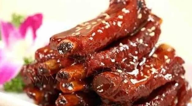 排骨和什么菜搭配炒，炒糖醋排骨有什么好方法炒来好吃？图2