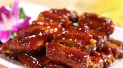 ​排骨和什么菜搭配炒，炒糖醋排骨有什么好方法炒来好吃？