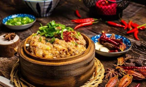 怎么防止粉蒸肉很多水,做粉蒸肉为什么要放土豆图6