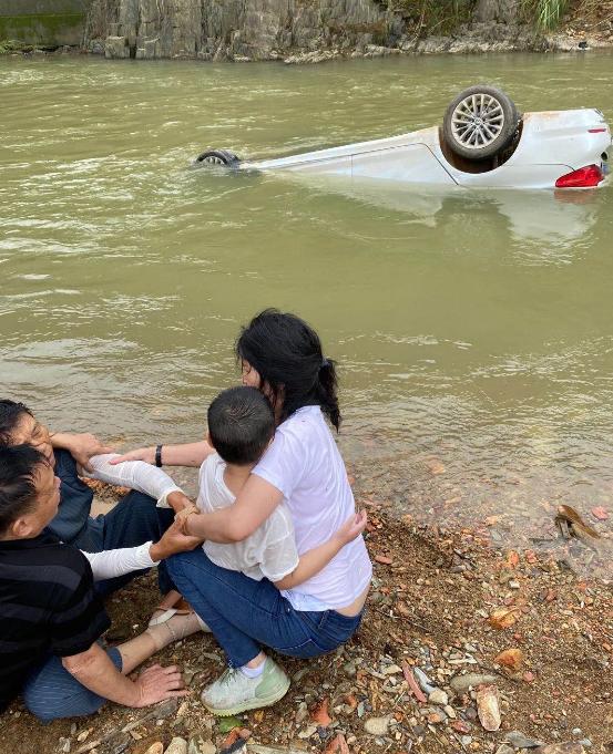 一方球员王亮近况(活着的一等功到底有多难)(3)