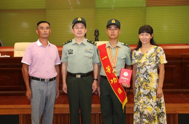 一方球员王亮近况(活着的一等功到底有多难)(1)