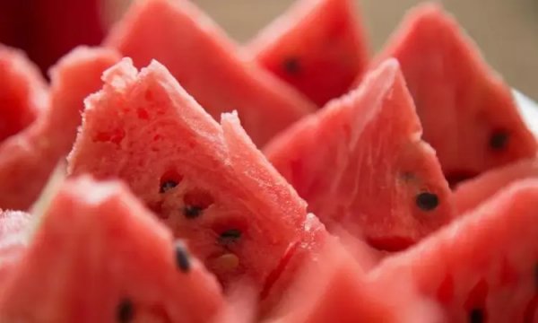 西瓜冰箱里放了三天还能吃,西瓜在冰箱里放2三天还可以吃吗图2