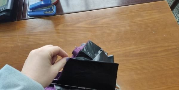 折油纸伞教程,怎样折小纸伞图5