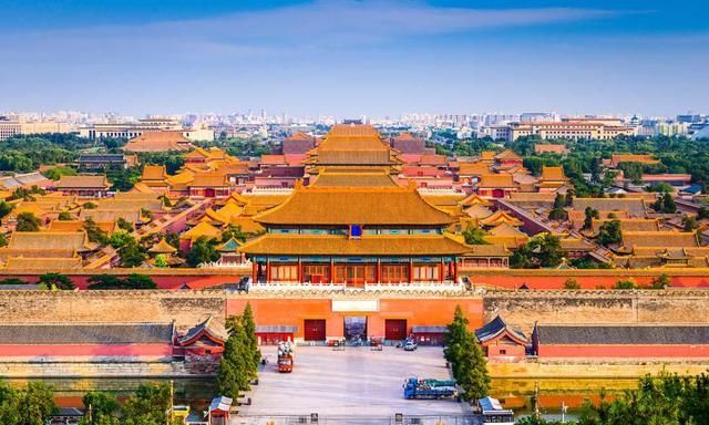 北京故宫是什么时候开始建造的