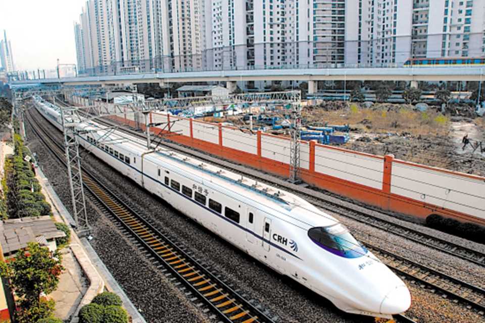 京沪高铁全长多少千米(京沪高铁全长1318千米)