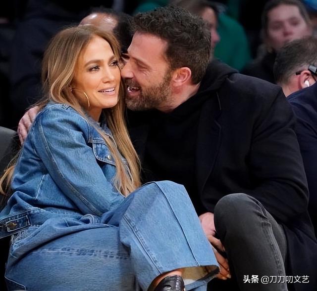 詹妮弗到底有多美（时隔20年再度订婚）(30)