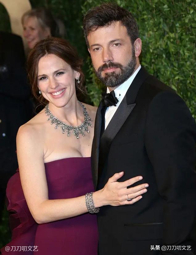 詹妮弗到底有多美（时隔20年再度订婚）(18)