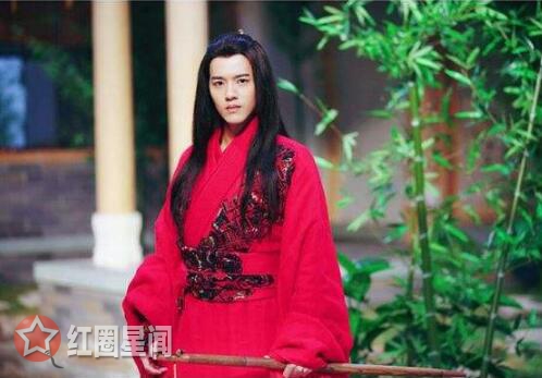 凤囚凰花错结局死了吗 花错断臂怎么回事