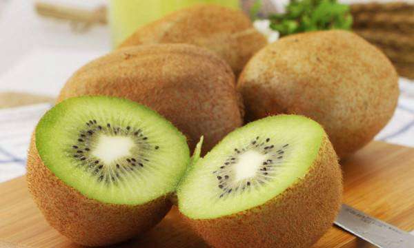 怎么让猕猴桃快速变熟,猕猴桃怎么催熟最简单的方法图2
