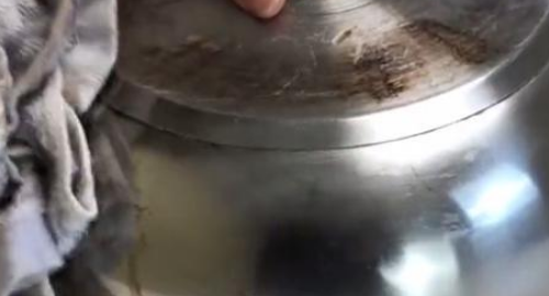 不锈钢餐具发黑还能用,不锈钢碗发黑了里面食物还能吃吗图5