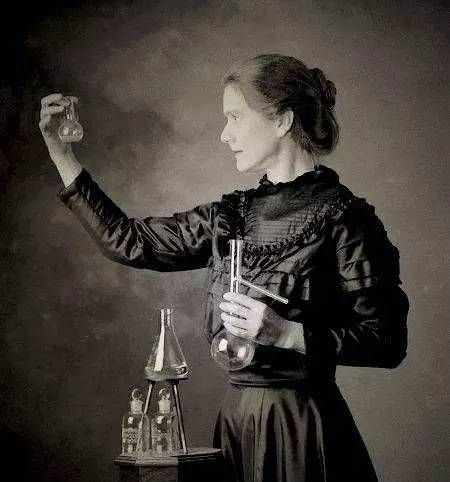 居里夫人发明了什么元素拼音