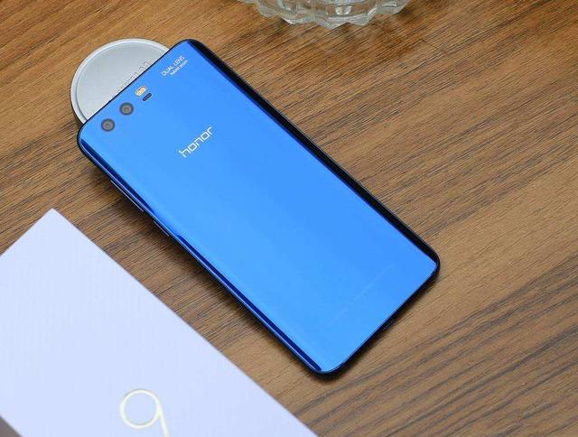 荣耀v20和荣耀20详细参数（这参数配置与荣耀V20有何差别）(1)